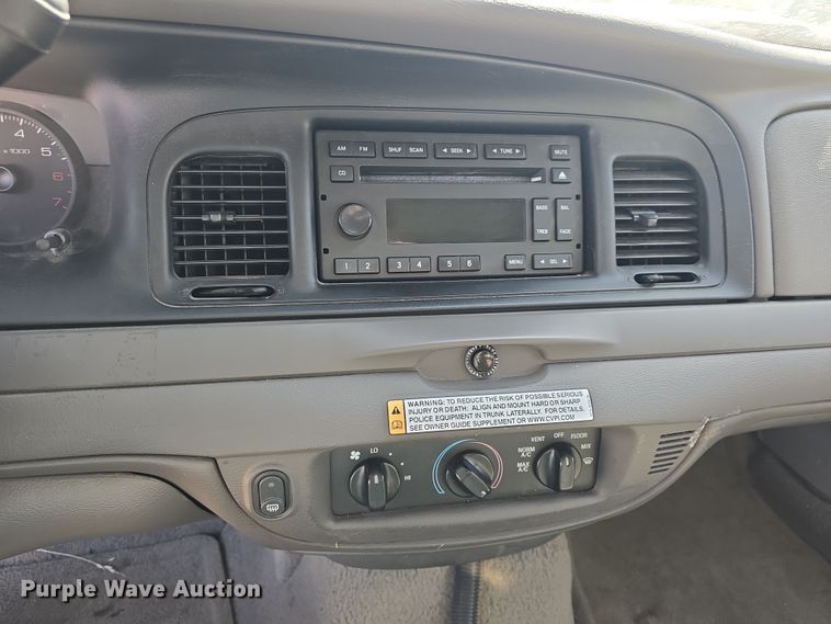 image for item DO7829 2007 Ford Crown Victoria Police Interceptor 