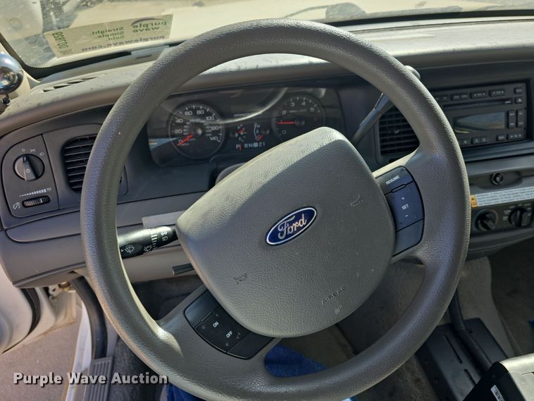 image for item DO7829 2007 Ford Crown Victoria Police Interceptor 