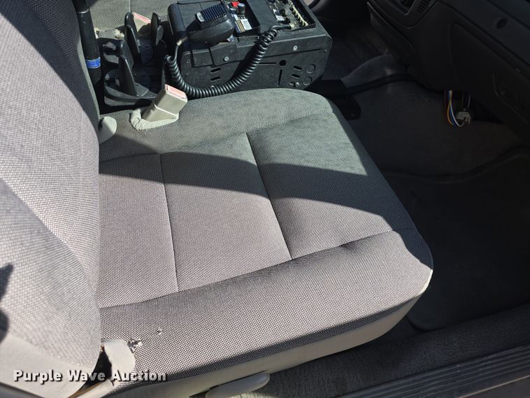 image for item DO7829 2007 Ford Crown Victoria Police Interceptor 