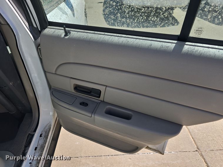 image for item DO7829 2007 Ford Crown Victoria Police Interceptor 