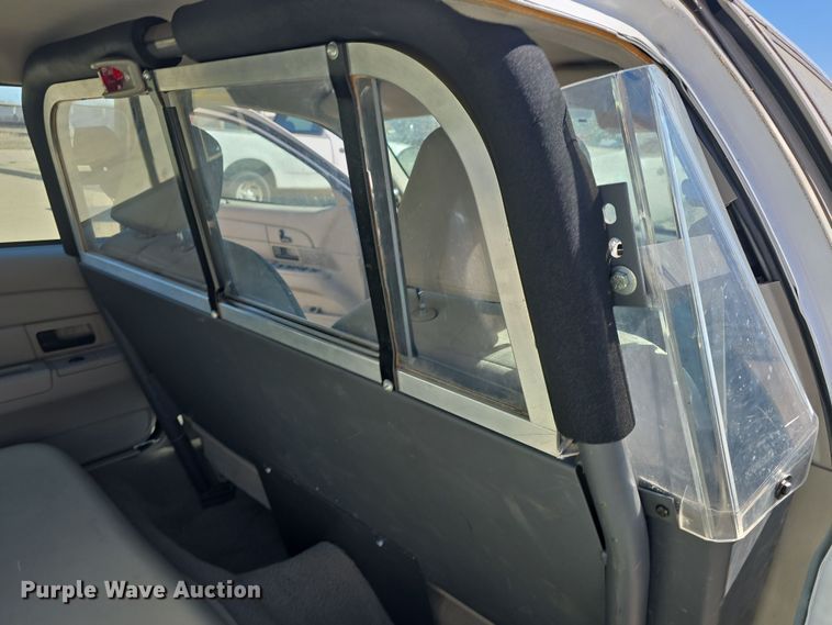 image for item DO7829 2007 Ford Crown Victoria Police Interceptor 