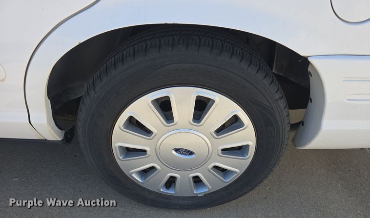 image for item DO7829 2007 Ford Crown Victoria Police Interceptor 