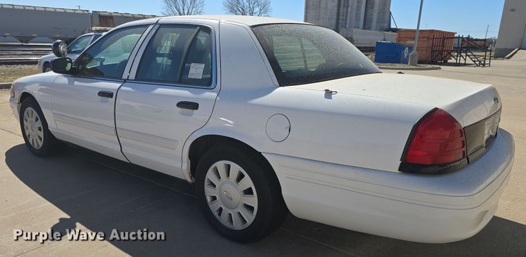 image for item DO7830 2010 Ford Crown Victoria Police Interceptor 