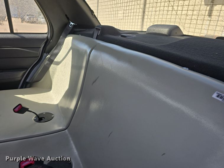 image for item DO7830 2010 Ford Crown Victoria Police Interceptor 