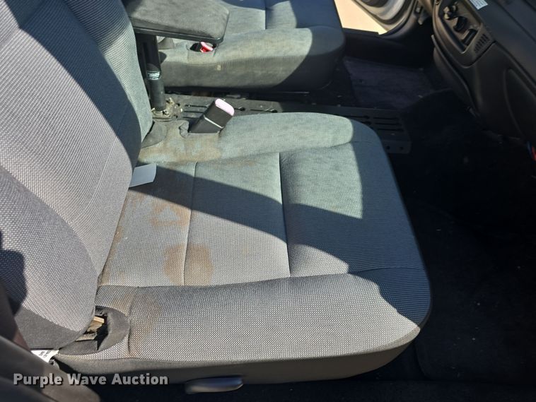 image for item DO7830 2010 Ford Crown Victoria Police Interceptor 