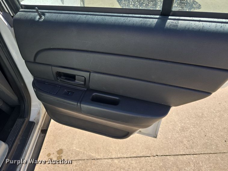 image for item DO7830 2010 Ford Crown Victoria Police Interceptor 