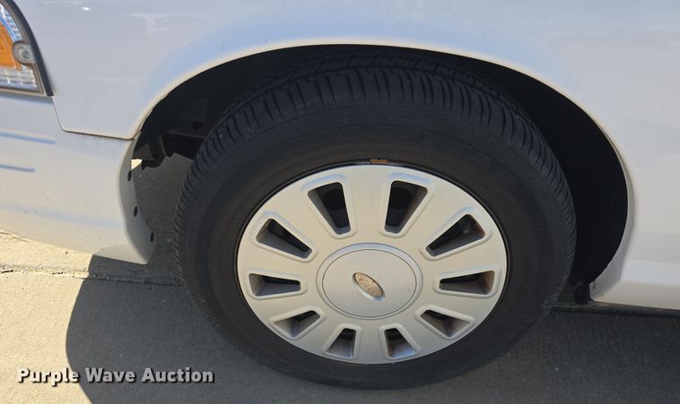 image for item DO7830 2010 Ford Crown Victoria Police Interceptor 