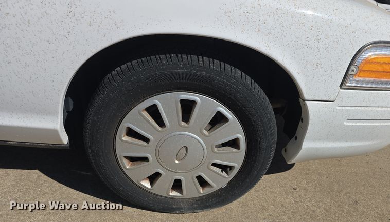 image for item DO7830 2010 Ford Crown Victoria Police Interceptor 