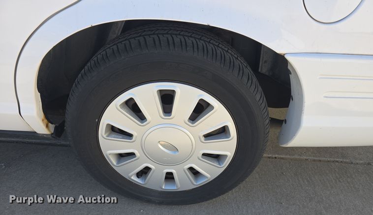 image for item DO7830 2010 Ford Crown Victoria Police Interceptor 