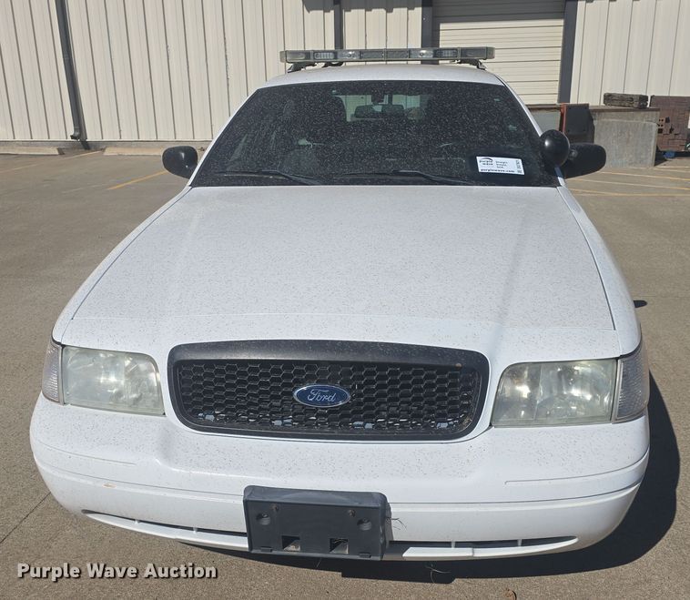 image for item DO7831 2011 Ford Crown Victoria Police Interceptor 