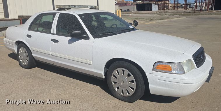 image for item DO7831 2011 Ford Crown Victoria Police Interceptor 
