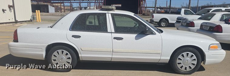 image for item DO7831 2011 Ford Crown Victoria Police Interceptor 