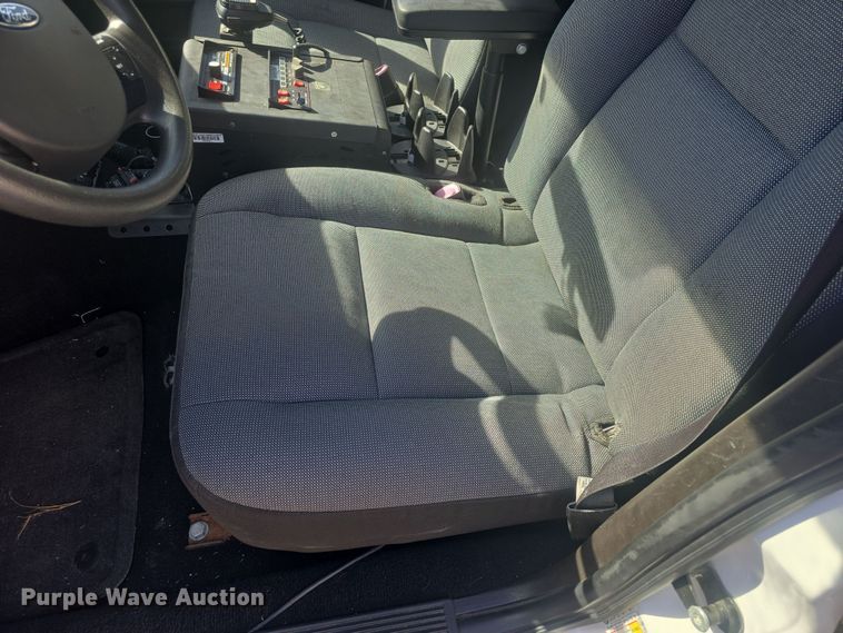 image for item DO7831 2011 Ford Crown Victoria Police Interceptor 