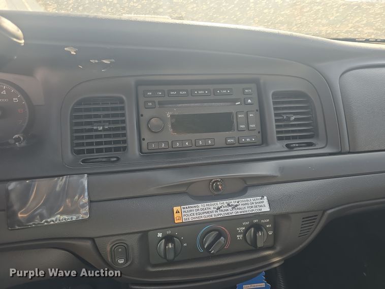 image for item DO7831 2011 Ford Crown Victoria Police Interceptor 