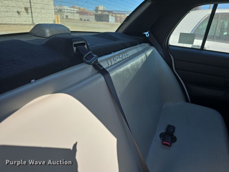 image for item DO7831 2011 Ford Crown Victoria Police Interceptor 