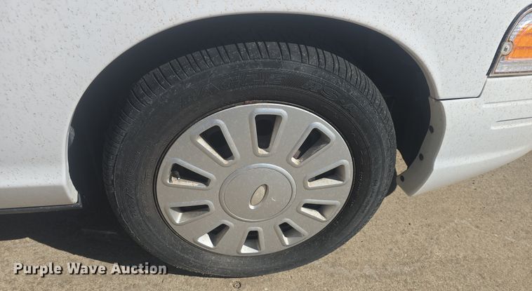 image for item DO7831 2011 Ford Crown Victoria Police Interceptor 