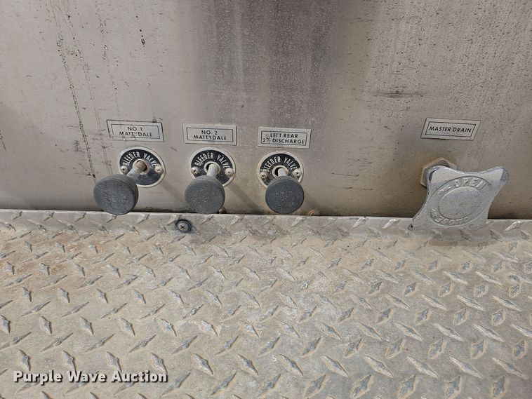 image for item DO7857 1983 Mack MC686FCS pumper fire truck