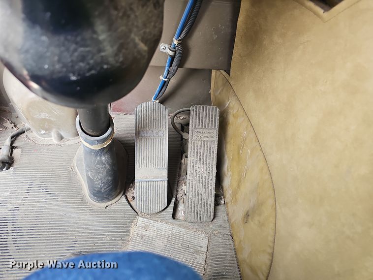 image for item DO7857 1983 Mack MC686FCS pumper fire truck