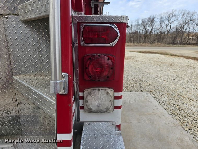 image for item DO7861 1985 Hendrickson 1871 W64 pumper fire truck