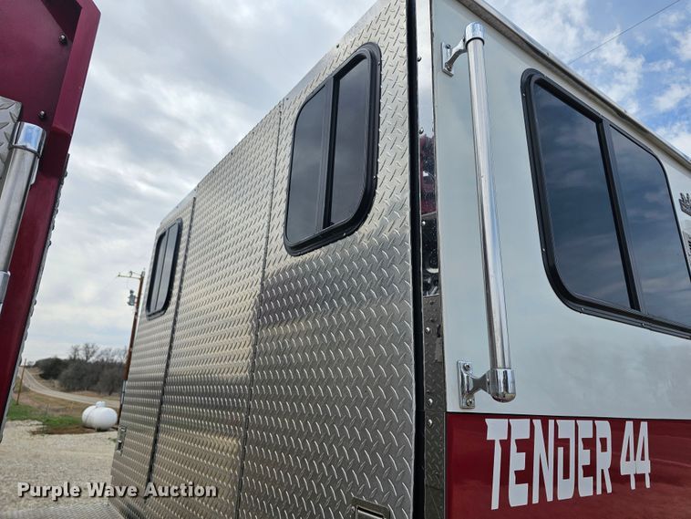 image for item DO7861 1985 Hendrickson 1871 W64 pumper fire truck