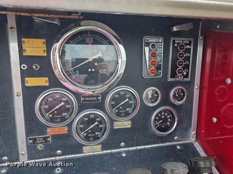 image for item DO7861 1985 Hendrickson 1871 W64 pumper fire truck