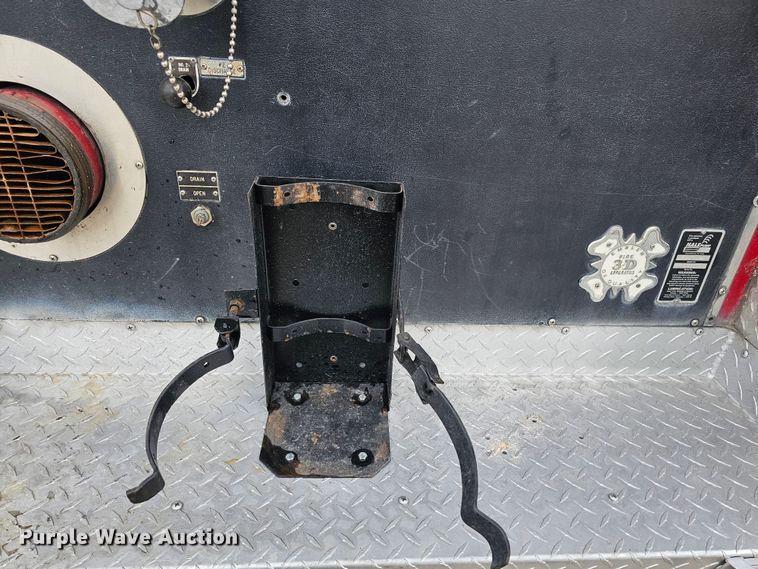 image for item DO7861 1985 Hendrickson 1871 W64 pumper fire truck