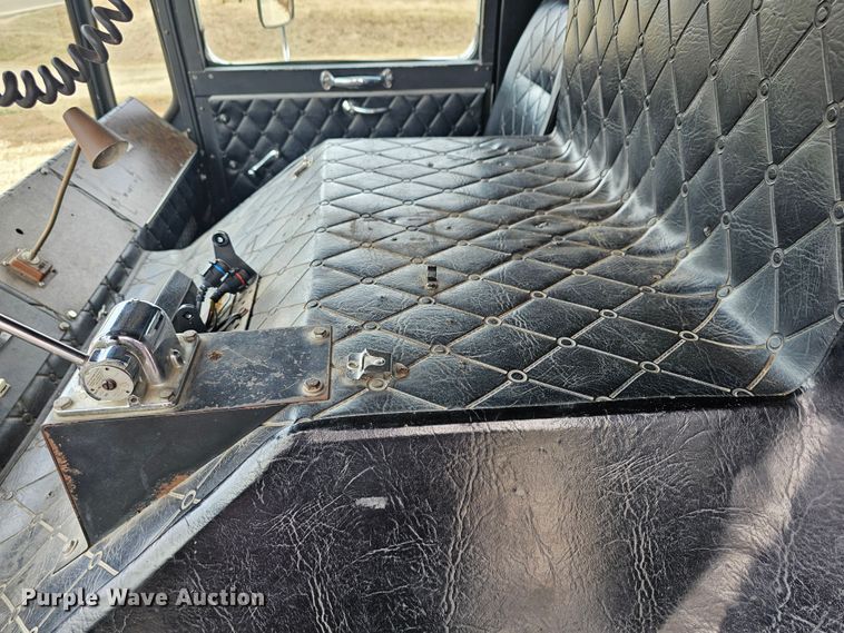 image for item DO7861 1985 Hendrickson 1871 W64 pumper fire truck