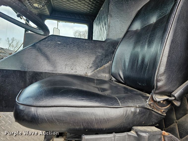 image for item DO7861 1985 Hendrickson 1871 W64 pumper fire truck