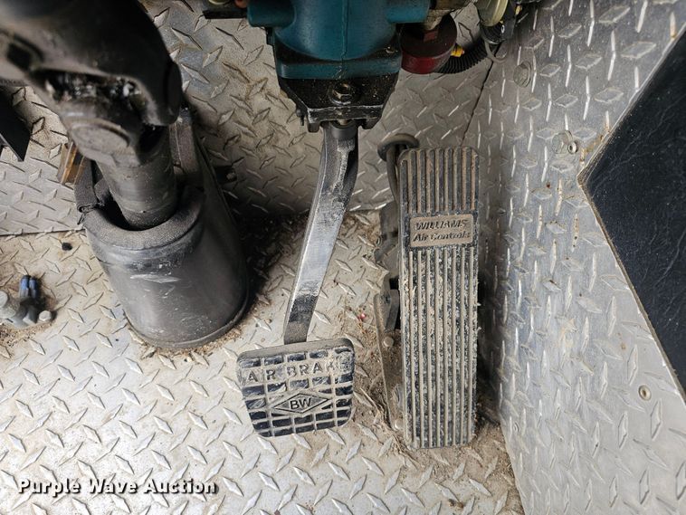 image for item DO7861 1985 Hendrickson 1871 W64 pumper fire truck