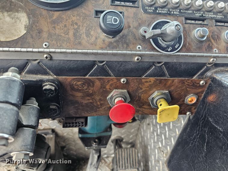 image for item DO7861 1985 Hendrickson 1871 W64 pumper fire truck