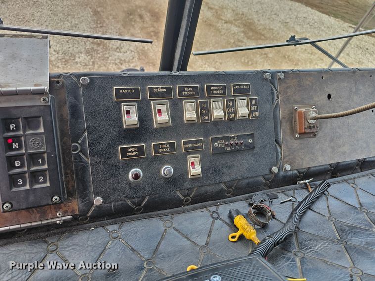 image for item DO7861 1985 Hendrickson 1871 W64 pumper fire truck