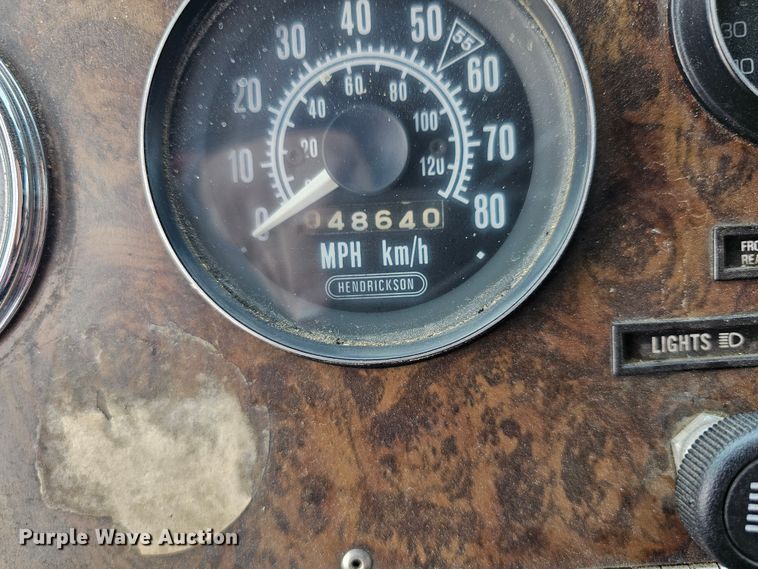 image for item DO7861 1985 Hendrickson 1871 W64 pumper fire truck