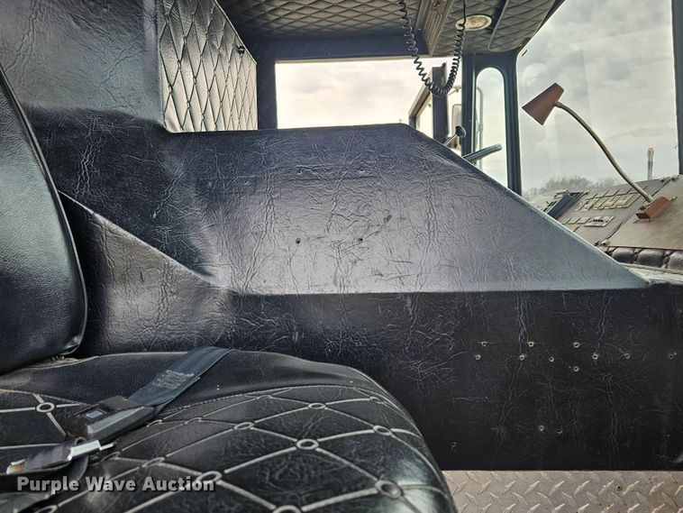 image for item DO7861 1985 Hendrickson 1871 W64 pumper fire truck