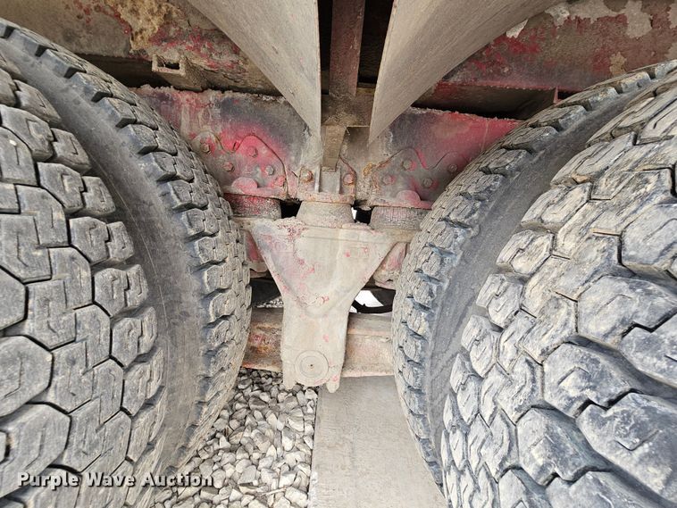 image for item DO7861 1985 Hendrickson 1871 W64 pumper fire truck