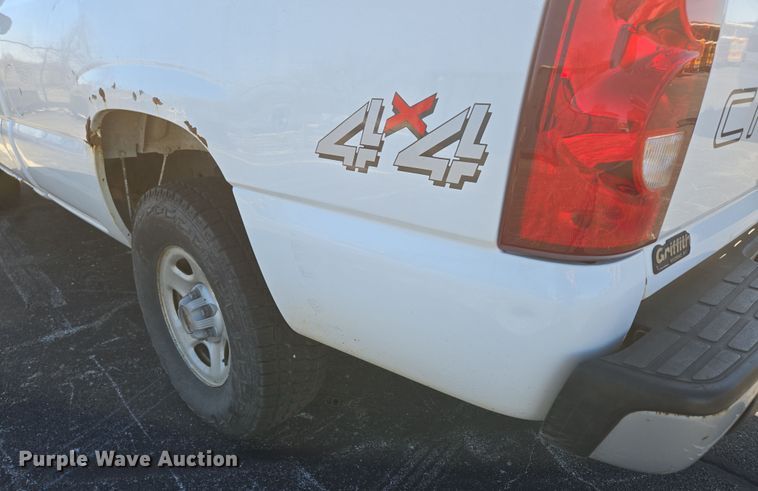 image for item DP6214 2003 Chevrolet Silverado 1500 pickup truck