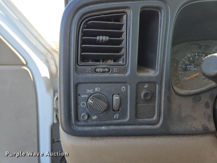 image for item DP6214 2003 Chevrolet Silverado 1500 pickup truck