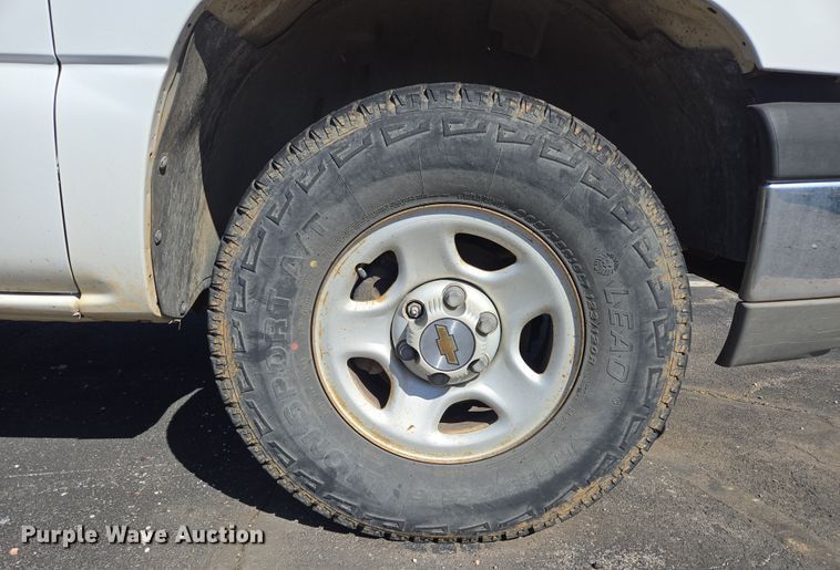 image for item DP6214 2003 Chevrolet Silverado 1500 pickup truck