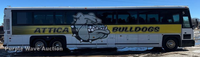 image for item DQ0448 2000 MCI 102-DL3 coach bus