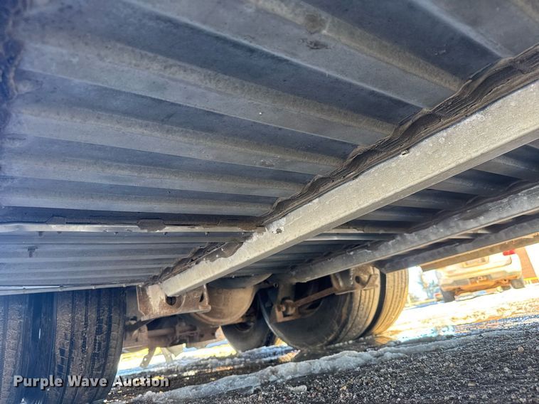 image for item DQ0448 2000 MCI 102-DL3 coach bus