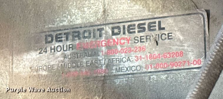 image for item DQ0448 2000 MCI 102-DL3 coach bus