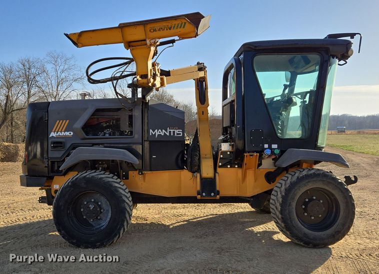 image for item DS5327 2021 Alamo Industrial Mantis 4142 municipal tractor