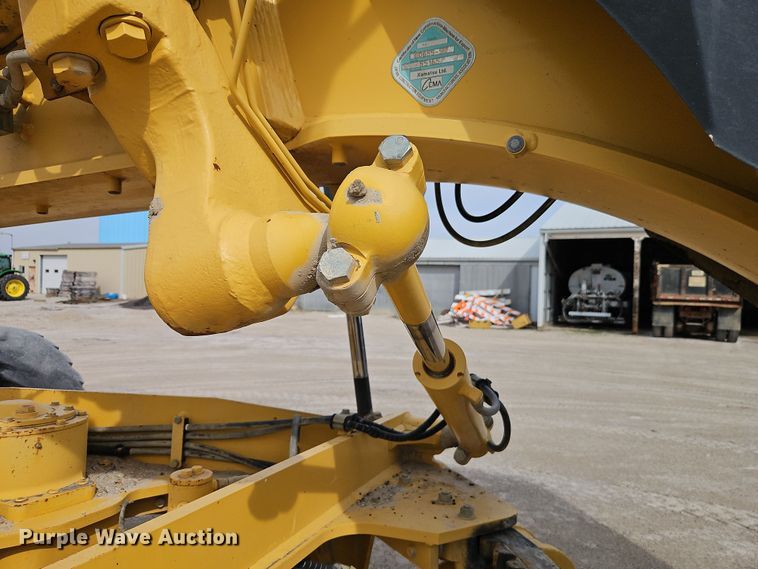 image for item DT7661 2011 Komatsu GD655-5 motor grader