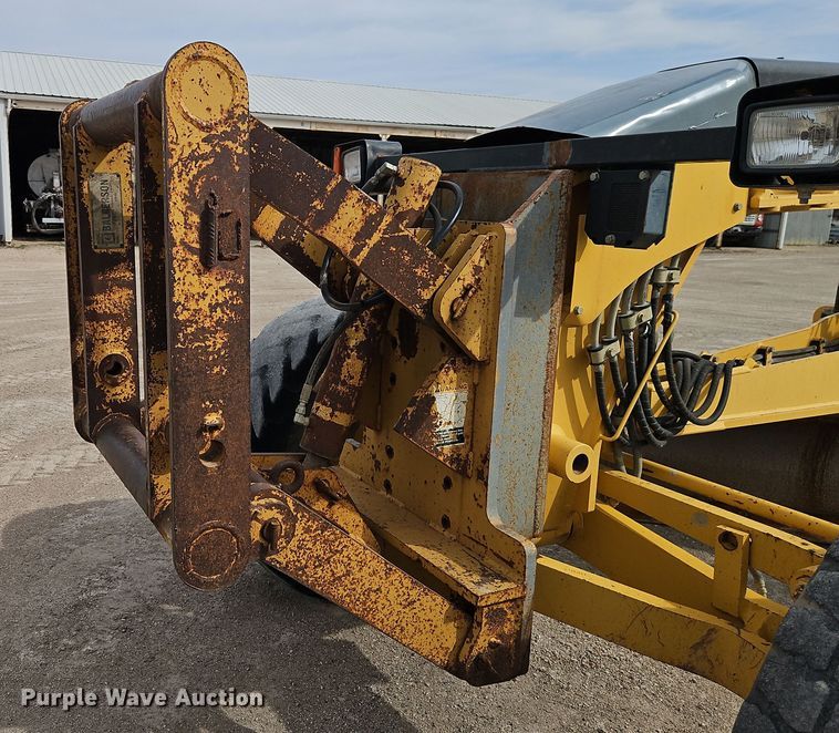 image for item DT7661 2011 Komatsu GD655-5 motor grader