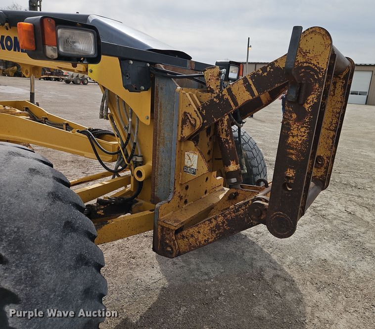 image for item DT7661 2011 Komatsu GD655-5 motor grader