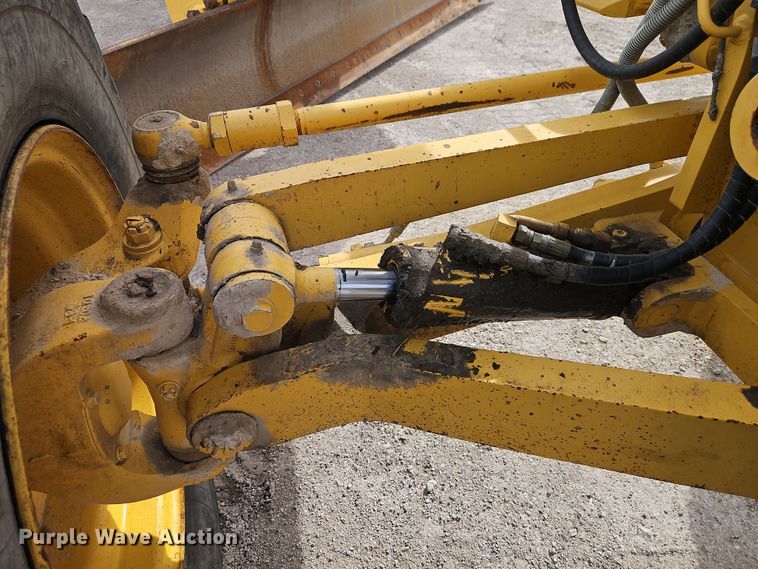 image for item DT7661 2011 Komatsu GD655-5 motor grader