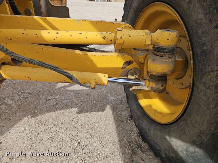 image for item DT7661 2011 Komatsu GD655-5 motor grader