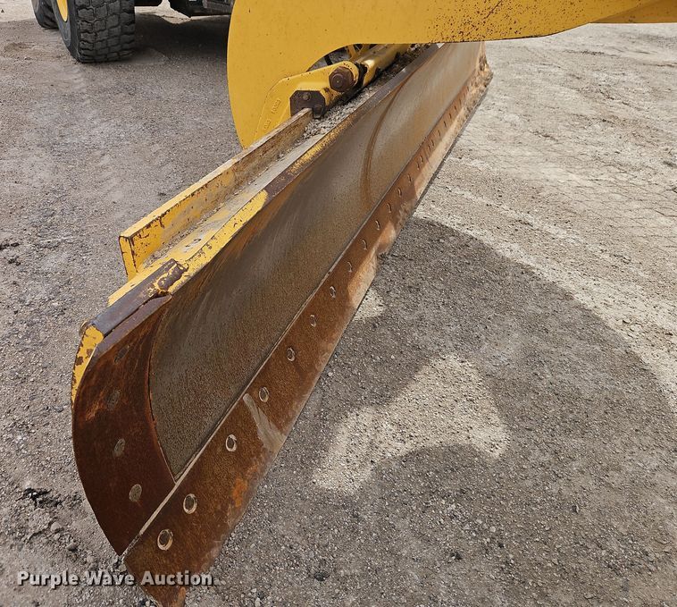 image for item DT7661 2011 Komatsu GD655-5 motor grader