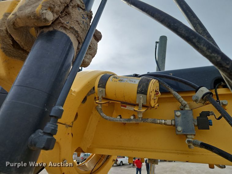 image for item DT7661 2011 Komatsu GD655-5 motor grader