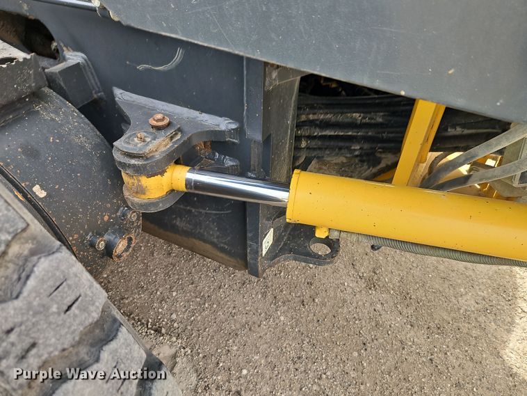 image for item DT7661 2011 Komatsu GD655-5 motor grader