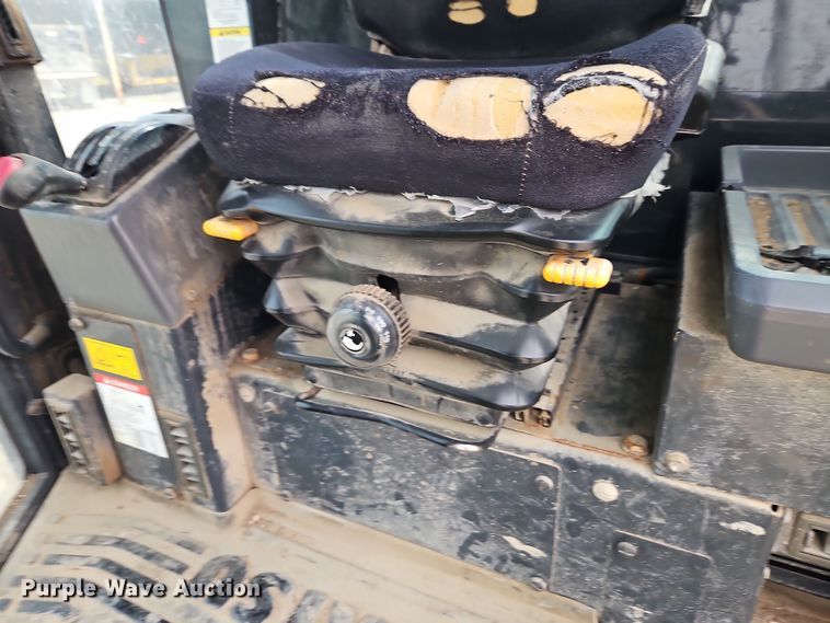 image for item DT7661 2011 Komatsu GD655-5 motor grader